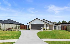 Beautiful Brand New Four-Bed Home Near Redwood